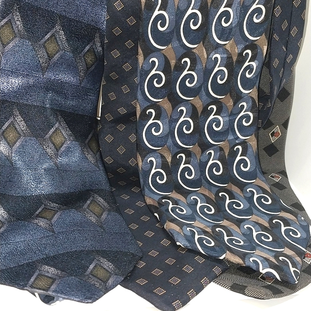 4 Vintage Ties